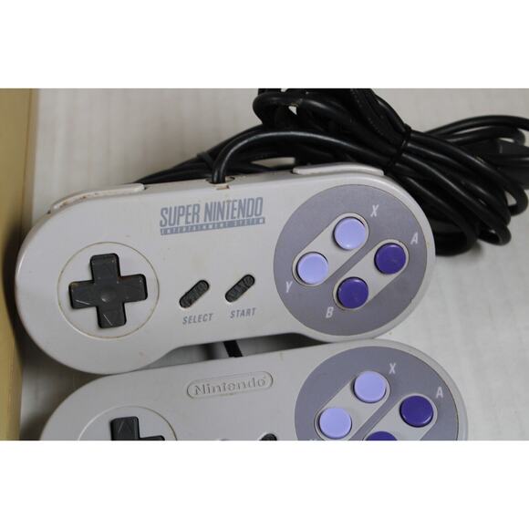 Super Nintendo SNES System Console SNES-001, 2 controllers, 4 games, tested - Picture 8 of 16